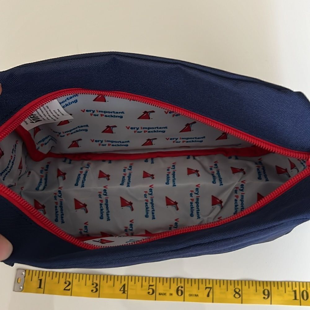 New Carnival VIFP Club Travel Bag - Picture 7 of 7